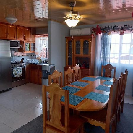 فيلا Urania House بوكاس تاون المظهر الخارجي الصورة